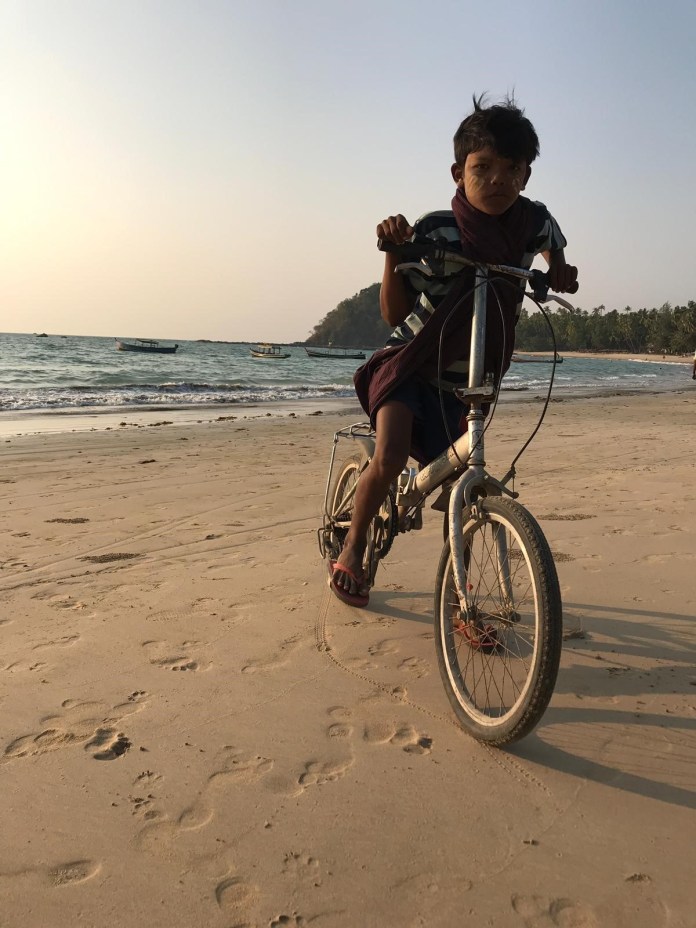 42_Ngapali_beach_Carlos_Martins