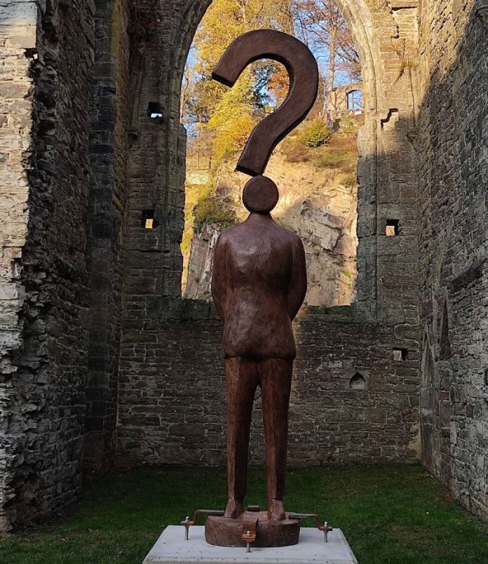 Pergunta: Olá de novo. Está tudo bem por aí?